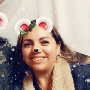 Meet your Posher, Claudia